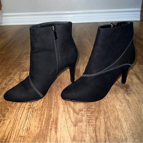 Coach And Four Black Boots 6 Side Zip Heels Zipper Detail Ankle Booties - Picture 3 of 13